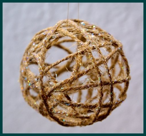 TwineBallOrnament-vert